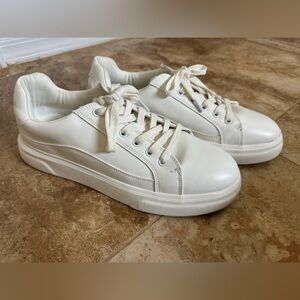✨Men’s Vostey Milan White Sneakers✨